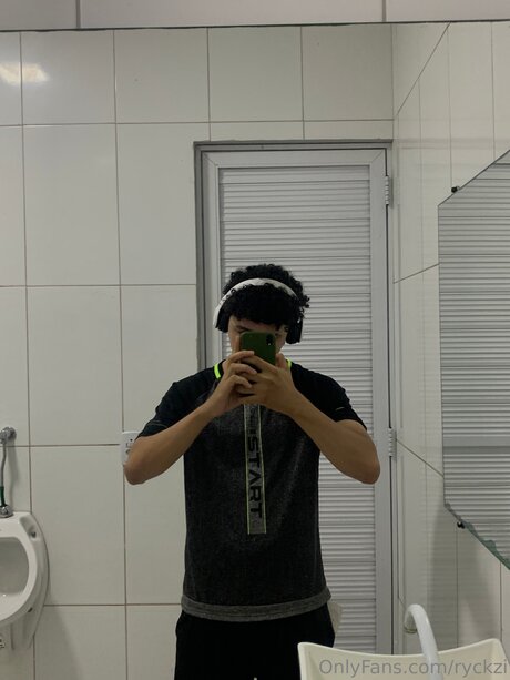 Обнаженная фотография утечки OnlyFans от Ryckzi