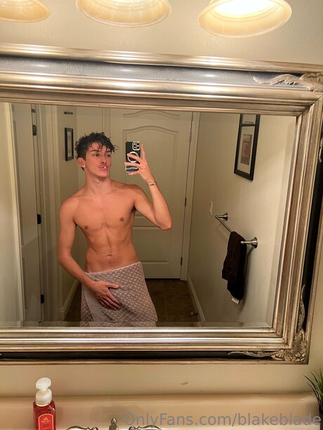 Naken läckt OnlyFans-bild av Blakeblade