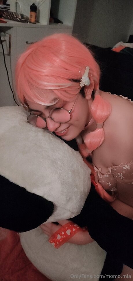 Naakte gelekte OnlyFans-foto van Momo Moonmoon