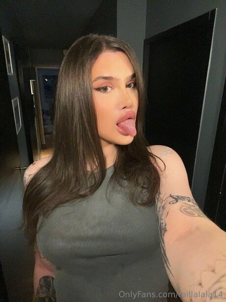 Nahá fotka uniklých OnlyFans od Sarahlal