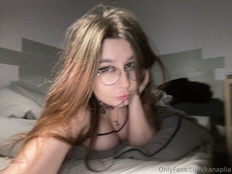 Naken läckt OnlyFans-bild av Kanaplia
