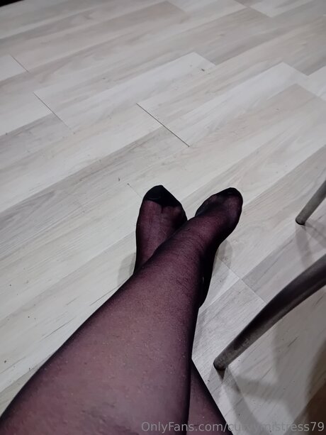 Naken läckt OnlyFans-bild av Curvymistress79
