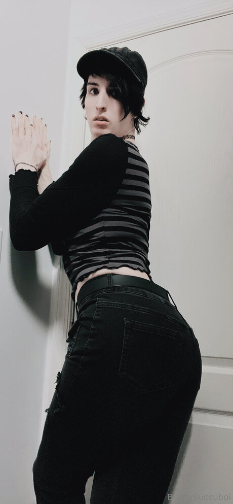 Nacktes geleaktes OnlyFans-Foto von Tomboysuccubus