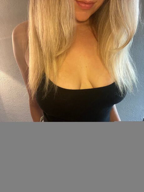 Alaston vuotanut OnlyFans-kuva Xosusanna