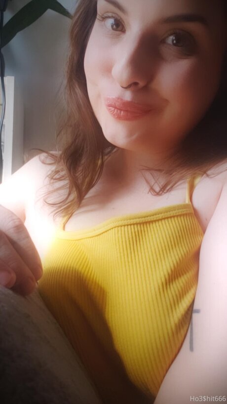 Naken läckt OnlyFans-bild av Hoeshit666