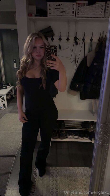 Alaston vuotanut OnlyFans-kuva Englaxc
