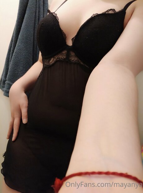 Naken läckt OnlyFans-bild av Mayanya