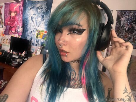 Foto desnuda filtrada de OnlyFans de Kitsudollx