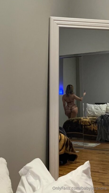 Foto nua vazada do OnlyFans de Babyysandra
