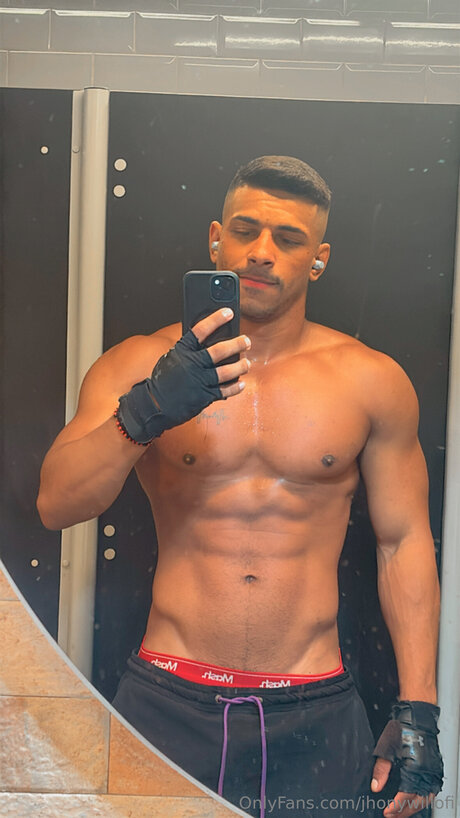 Naken läckt OnlyFans-bild av Jhonywillofi