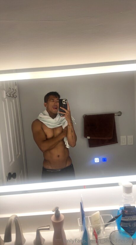 Nahá fotka uniklých OnlyFans od J Shredderson
