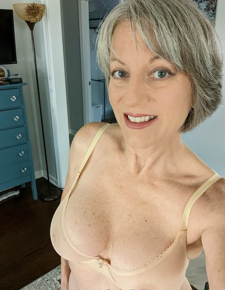 Naken lekkede OnlyFans-bilde av Morina