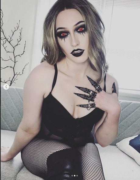 Maisielynnie OnlyFansリークヌード写真