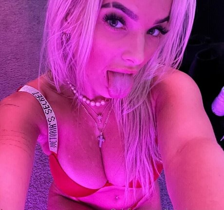 Foto di nudo di fuga di OnlyFans di Katerinacarney