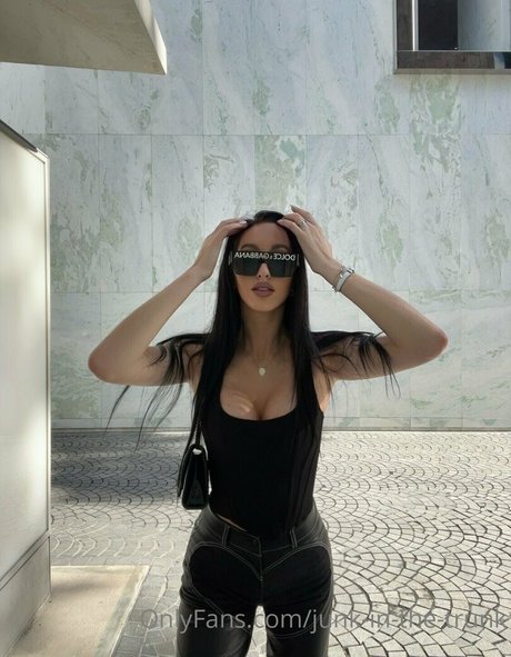 Naakte gelekte OnlyFans-foto van Elleventures
