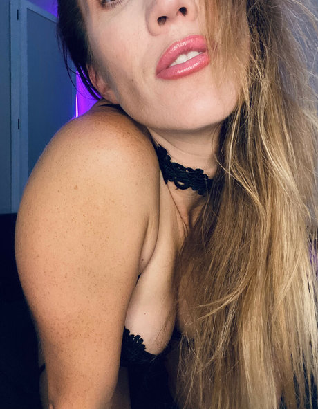 Nahá fotka uniklých OnlyFans od Linablackly