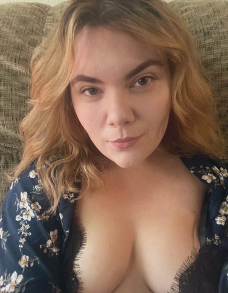 Naken lekkede OnlyFans-bilde av Lillylustbunny