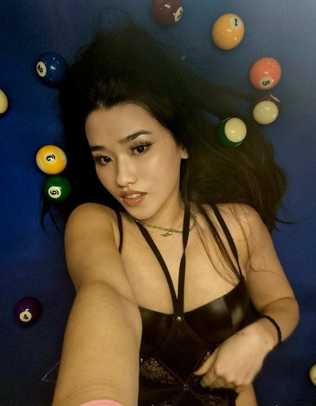 Naken lekkede OnlyFans-bilde av Shachatte