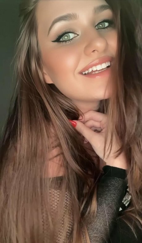 Nahá fotka uniklých OnlyFans od Ella Estrid