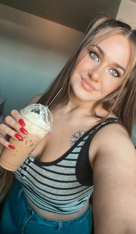 Foto nua vazada do OnlyFans de Ella Estrid