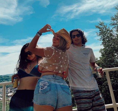 Alasti lekkinud OnlyFans-i pilt Jolieboero