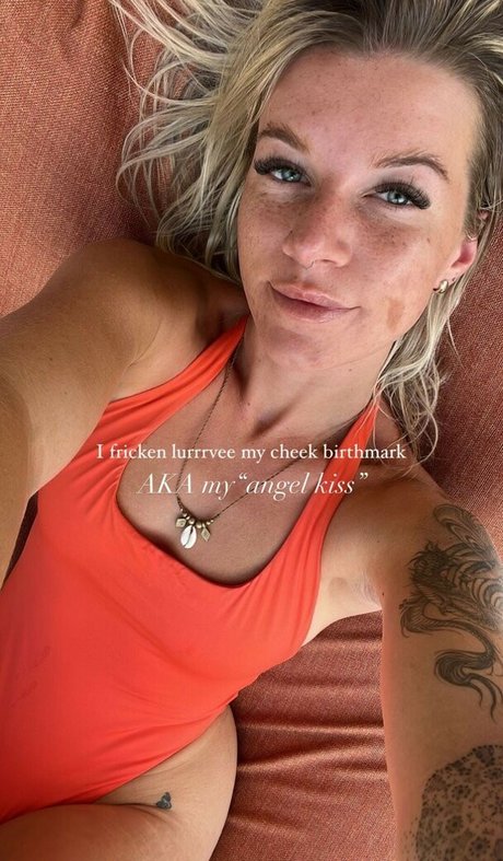 Обнаженная фотография утечки OnlyFans от Rachelbell