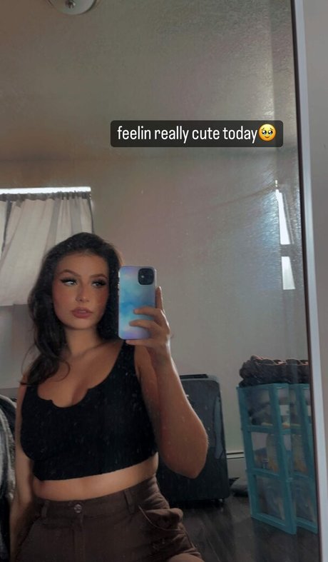 Nacktes geleaktes OnlyFans-Foto von Chey Asmr