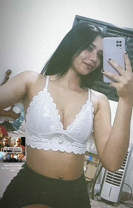 Photo nue de fuite OnlyFans de Kahsouzinhah