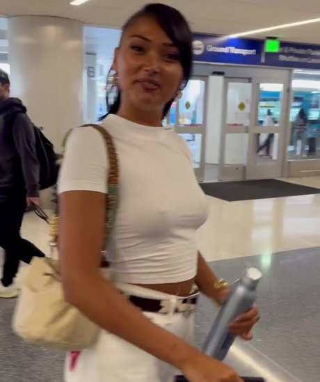 Joy Crookes