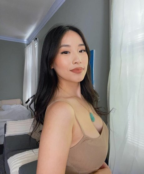Foto di nudo di fuga di OnlyFans di Ara Chun