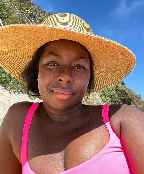 Foto di nudo di fuga di OnlyFans di Camille Winbush