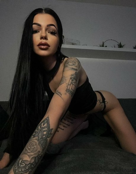 Nahá fotka uniklých OnlyFans od Nessa Jane