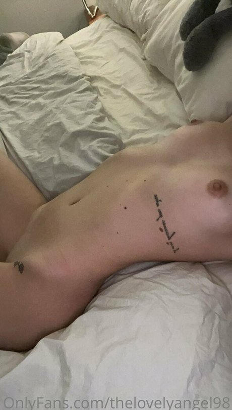 Thelovelyangel98  nude leaked OnlyFans photo