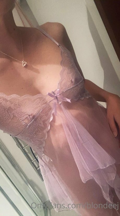 Nahá fotka uniklých OnlyFans od Blondeej