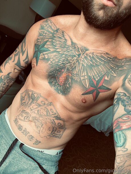 Обнаженная фотография утечки OnlyFans от Giosworld