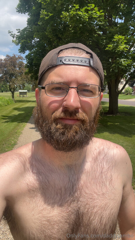 Alaston vuotanut OnlyFans-kuva Daddyjambo