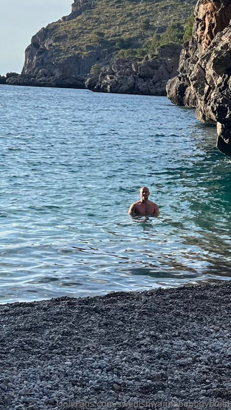 Naken lekkede OnlyFans-bilde av Swedishwannabebodybuild