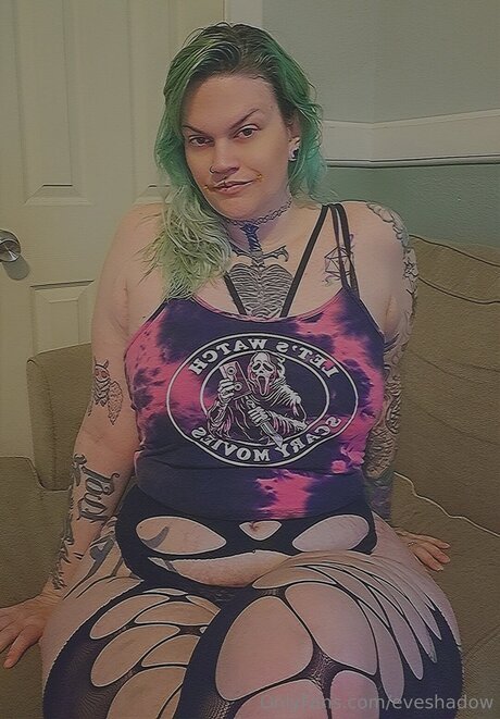 Naken läckt OnlyFans-bild av Eveshadow