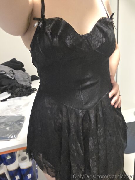 Naken läckt OnlyFans-bild av Gothiccbat