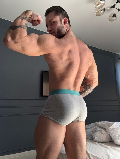 Alaston vuotanut OnlyFans-kuva Romario Horn