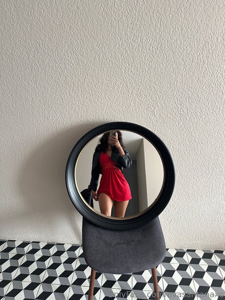 Naakte gelekte OnlyFans-foto van Evasantanaxo
