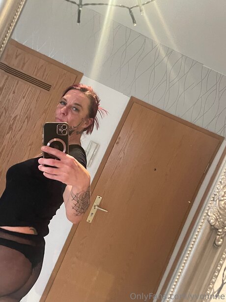 Foto desnuda filtrada de OnlyFans de Yvonnne