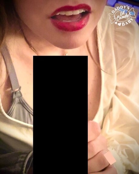Обнаженная фотография утечки OnlyFans от Daddyslilcandybabystore