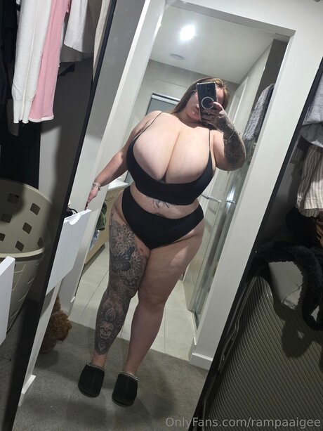Naken lekkede OnlyFans-bilde av Rampaaigee