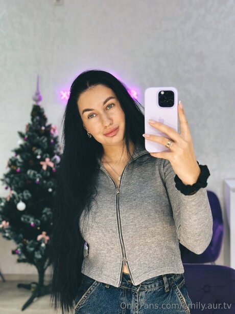 Emily Aur