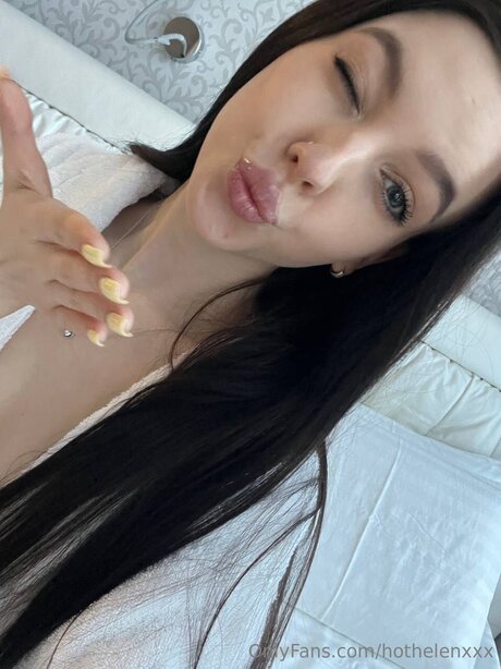 Nagie wyciekłe zdjęcie OnlyFans od Hothelenxxx