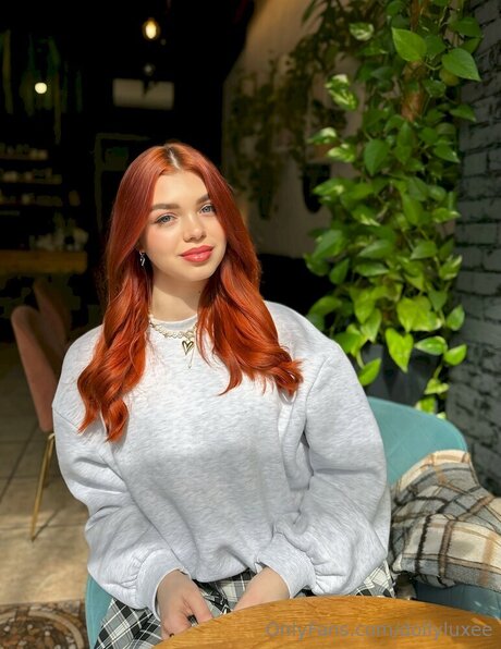 Naakte gelekte OnlyFans-foto van Dollyluxee