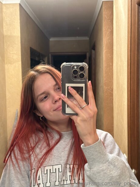 Nagie wyciekłe zdjęcie OnlyFans od Lily Poppy