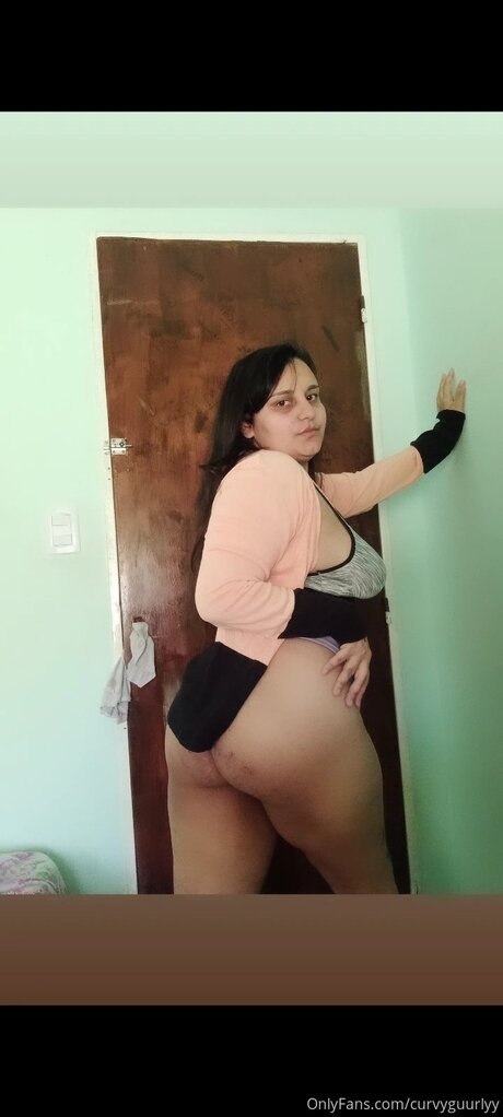 Naakte gelekte OnlyFans-foto van Aixalattina