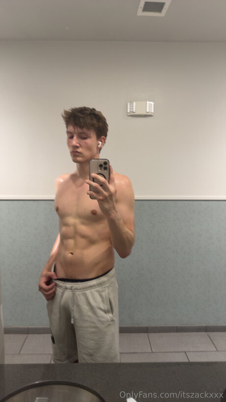 Alaston vuotanut OnlyFans-kuva Itszackxxx